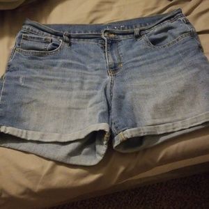 Old Navy Curvy Profile Denim Shorts